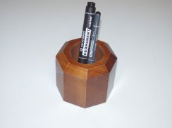 Dřevěný stojánek na kancelářské potřeby - SK11H