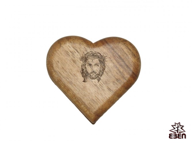 Magisches Holzherz, aufgeladen mit Gottes Licht