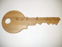 Dřevěný klíč jako věšák - VKC1D